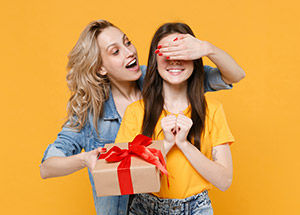 Best Friend's Day: Easy Online Gifting Ideas to Surprise Them During Quarantine