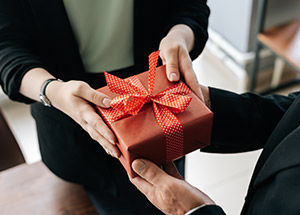 Best Corporate Gifting Ideas For Employees in 2021