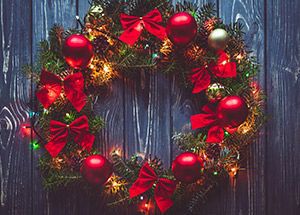 hanging christmas wreaths