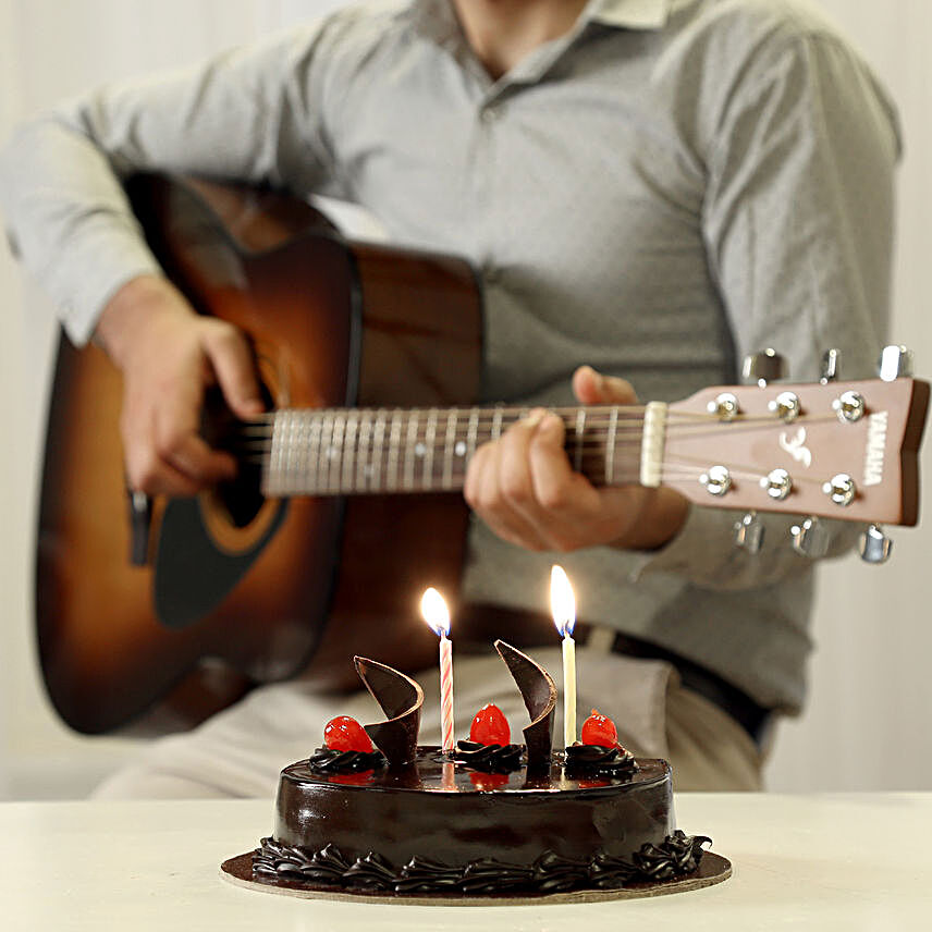 Cakes with a guitarist