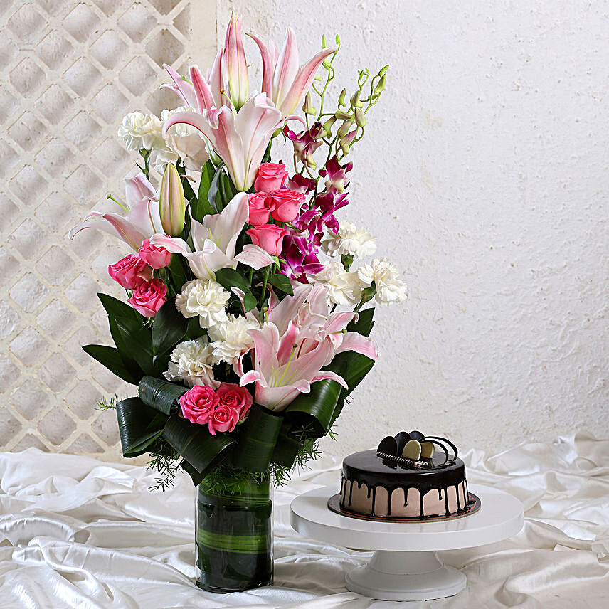 Elegant Mixed Flowers & Chocolate Cake