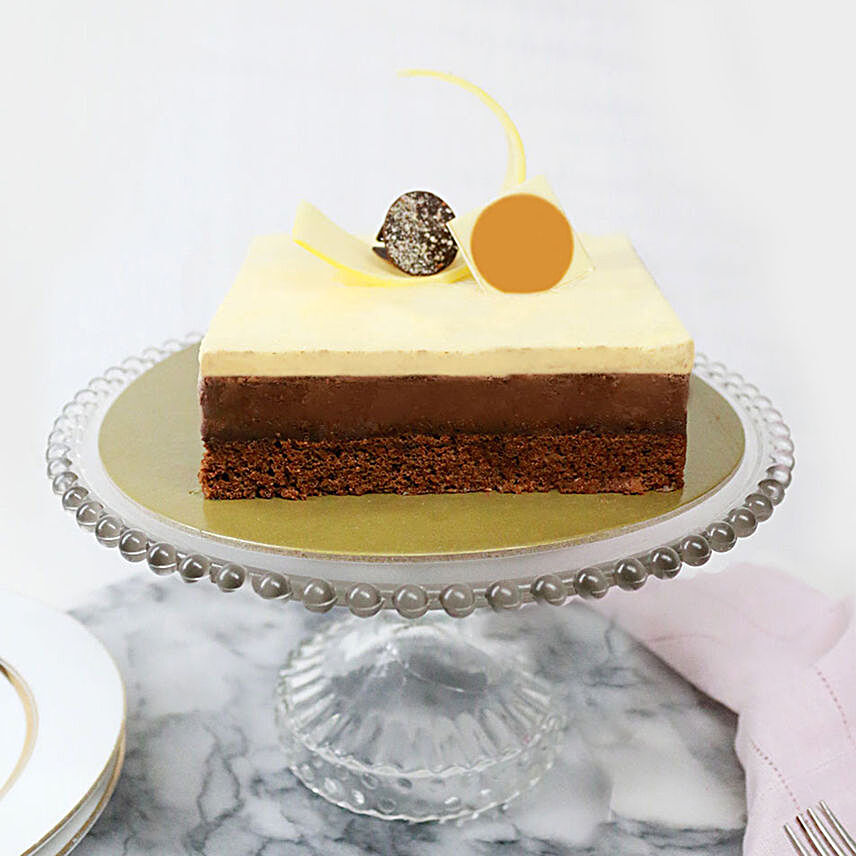 Sugarless And Flourless Jolie Small Cake
