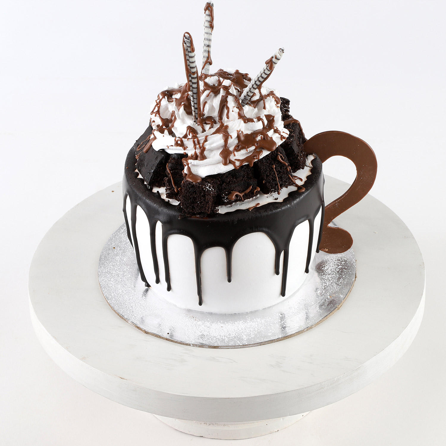 Frosty Mug Designer Vanilla Cake- 1 Kg Eggless